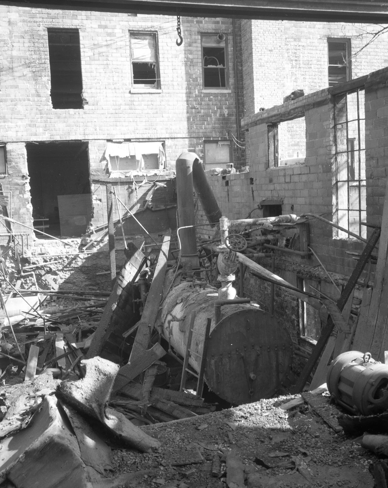 SL43179 Lyons Laundry fire.jpg